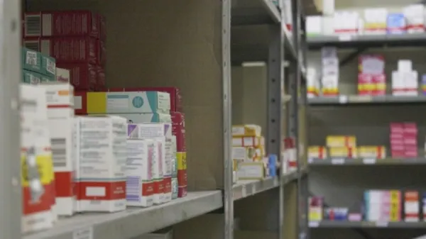 Desabastecimento de remédios afeta mais de 3,3 mil Municípios, indica estudo da CNM